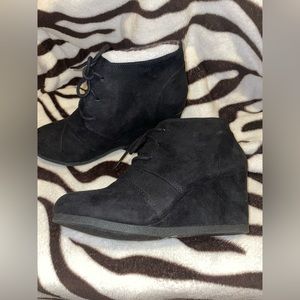 CityClassified
Black Lace Up Oxford Ankle
Bootie Round Toe